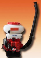Farm 3WF-2.6 motorov� z�dov� rosi� (post�ikova�) 