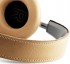 BeoPlay H6 Natural Leather sluchtka pes ui Bang & Olufsen